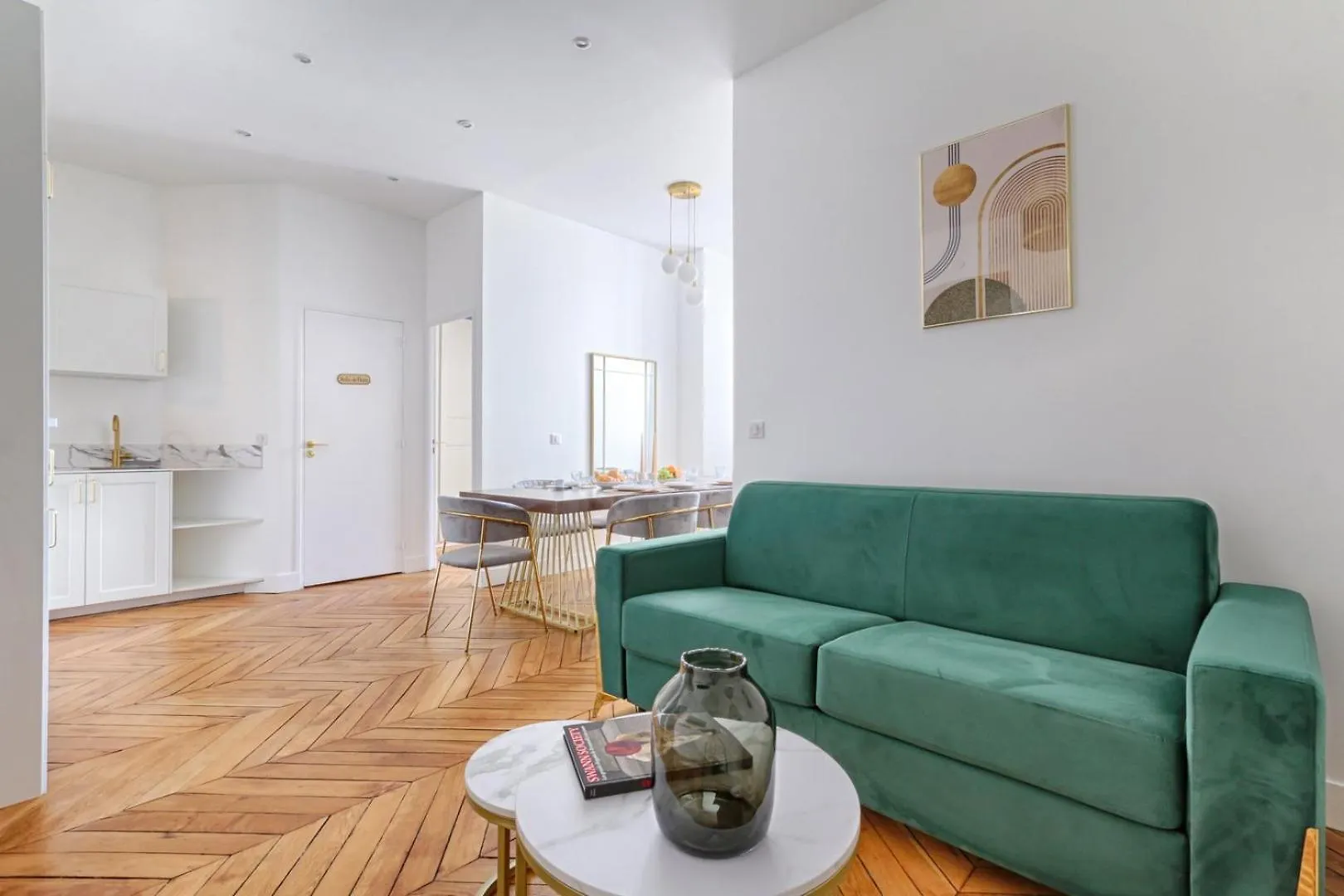 Harmonious Flat Parc Monceau 8P Apartamento Paris