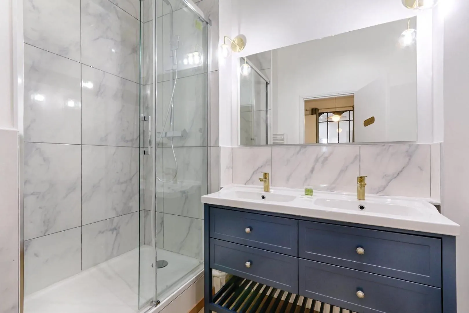 Harmonious Flat Parc Monceau 8P Appartement Parijs 0*,
