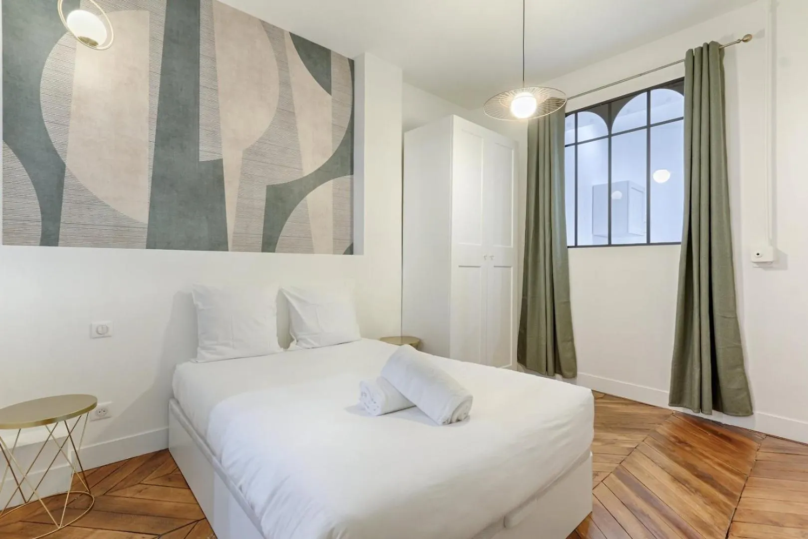 Harmonious Flat Parc Monceau 8P Appartement Parijs