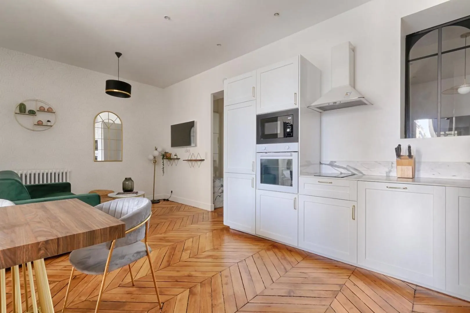 Harmonious Flat Parc Monceau 8P Apartment Paris